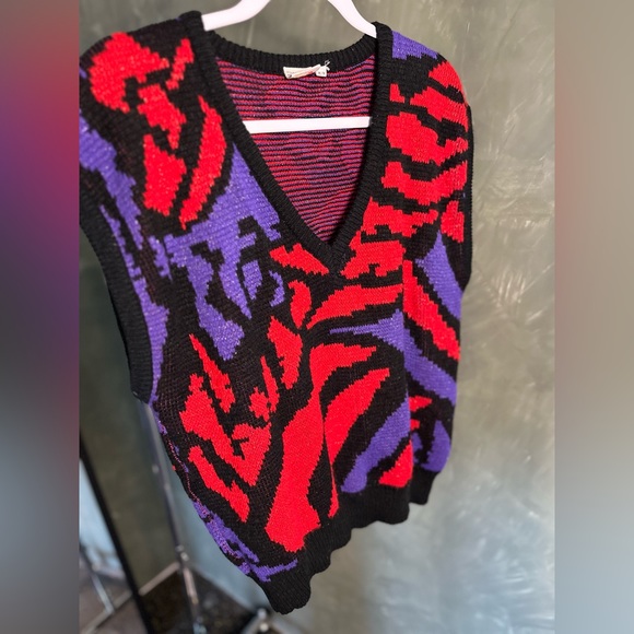Vintage red and purple sweater vest - Picture 6 of 6